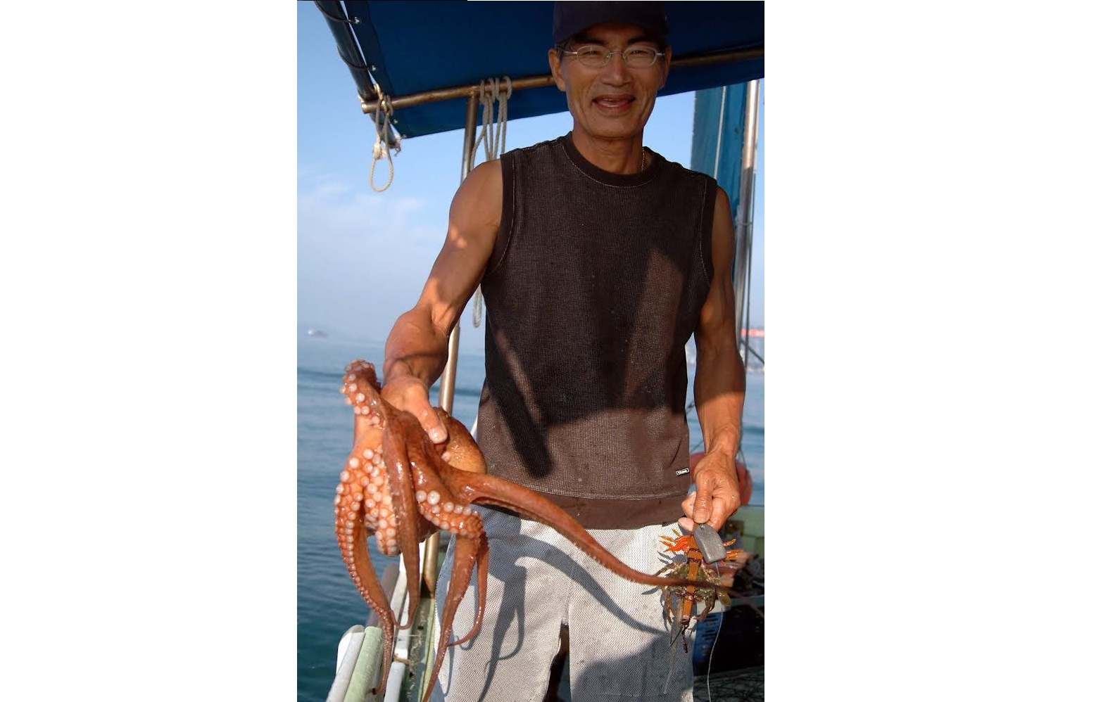 貸切漁船で、三原名物・やっさタコ釣り体験！（朝・昼食付き）